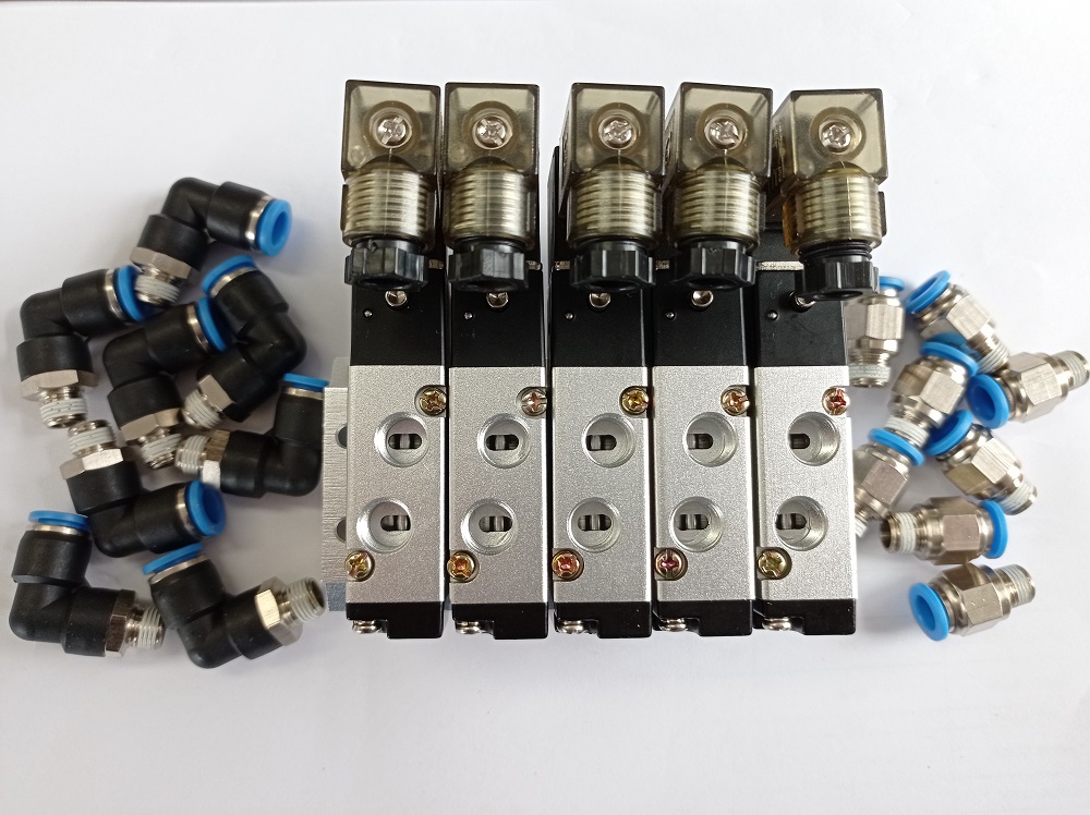 5 solenoid valve block with 8 x PC08-01, 8 x PL08-01
